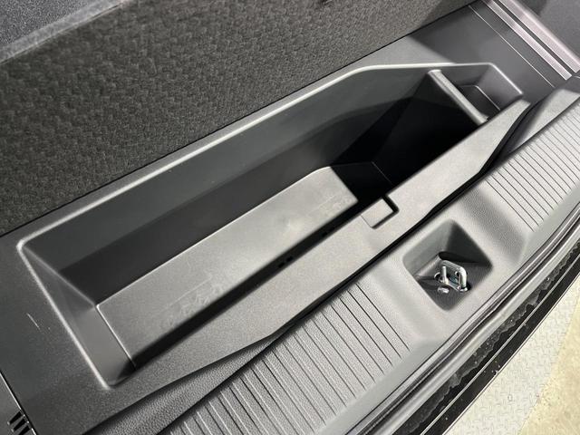 ヴェゼル ｅ：ＨＥＶ　ＲＳ　登録済未使用車　全周囲カメラ　衝突被害軽減システム　禁煙車　電動リアゲート　ハーフレザーシート　コーナーセンサー　スマートキー　ＬＥＤヘッド　ＥＴＣ２．０　純正１８インチアルミ　オートハイビーム（33枚目）