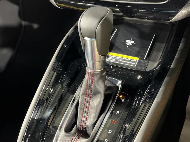 ヴェゼル ｅ：ＨＥＶ　ＲＳ　登録済未使用車　全周囲カメラ　衝突被害軽減システム　禁煙車　電動リアゲート　ハーフレザーシート　コーナーセンサー　スマートキー　ＬＥＤヘッド　ＥＴＣ２．０　純正１８インチアルミ　オートハイビーム（48枚目）