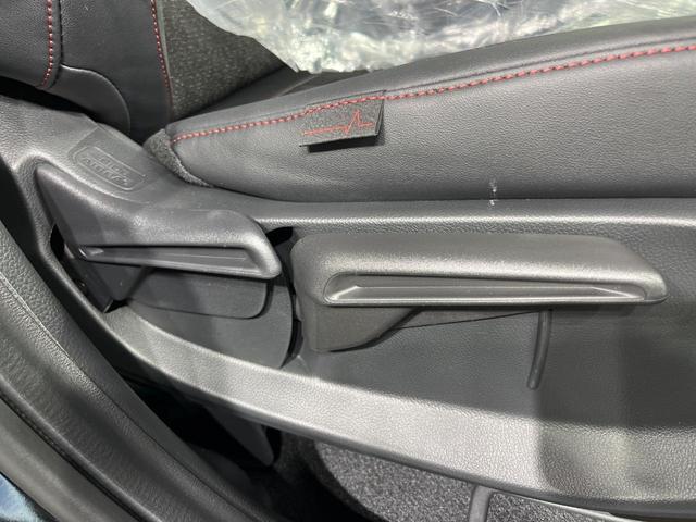 ヴェゼル ｅ：ＨＥＶ　ＲＳ　登録済未使用車　全周囲カメラ　衝突被害軽減システム　禁煙車　電動リアゲート　ハーフレザーシート　コーナーセンサー　スマートキー　ＬＥＤヘッド　ＥＴＣ２．０　純正１８インチアルミ　オートハイビーム（59枚目）