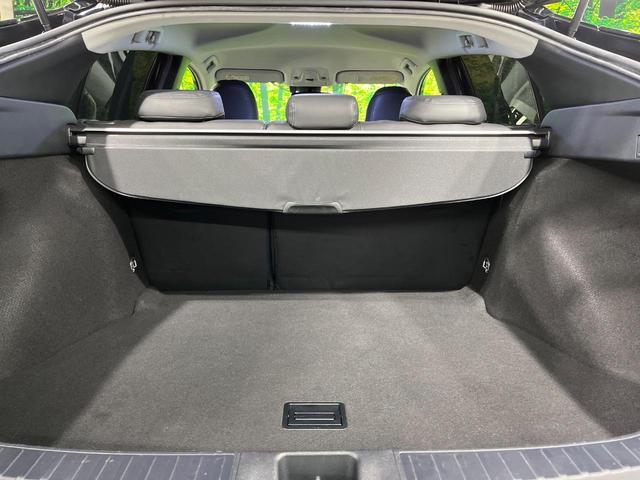 プリウス Ｓセーフティプラス　純正ＳＤナビ　バックカメラ　衝突被害軽減システム　レーダークルーズ　禁煙車　コーナーセンサー　スマートキー　ＬＥＤヘッド　フルセグ　Ｂｌｕｅｔｏｏｔｈ　ビルトインＥＴＣ　オートライト（9枚目）