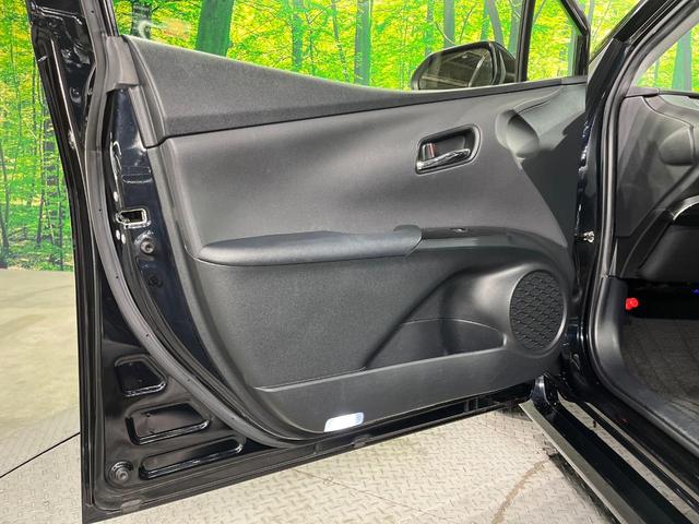 プリウス Ｓセーフティプラス　純正ＳＤナビ　バックカメラ　衝突被害軽減システム　レーダークルーズ　禁煙車　コーナーセンサー　スマートキー　ＬＥＤヘッド　フルセグ　Ｂｌｕｅｔｏｏｔｈ　ビルトインＥＴＣ　オートライト（32枚目）