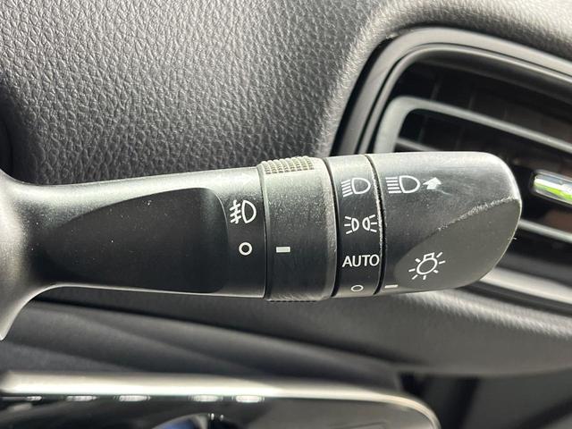 プリウス Ｓセーフティプラス　純正ＳＤナビ　バックカメラ　衝突被害軽減システム　レーダークルーズ　禁煙車　コーナーセンサー　スマートキー　ＬＥＤヘッド　フルセグ　Ｂｌｕｅｔｏｏｔｈ　ビルトインＥＴＣ　オートライト（46枚目）