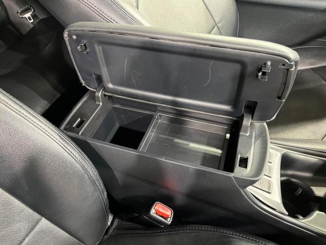 プリウス Ｓセーフティプラス　純正ＳＤナビ　バックカメラ　衝突被害軽減システム　レーダークルーズ　禁煙車　コーナーセンサー　スマートキー　ＬＥＤヘッド　フルセグ　Ｂｌｕｅｔｏｏｔｈ　ビルトインＥＴＣ　オートライト（56枚目）