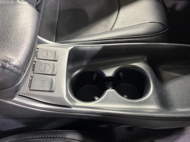 プリウス Ｓセーフティプラス　純正ＳＤナビ　バックカメラ　衝突被害軽減システム　レーダークルーズ　禁煙車　コーナーセンサー　スマートキー　ＬＥＤヘッド　フルセグ　Ｂｌｕｅｔｏｏｔｈ　ビルトインＥＴＣ　オートライト（57枚目）