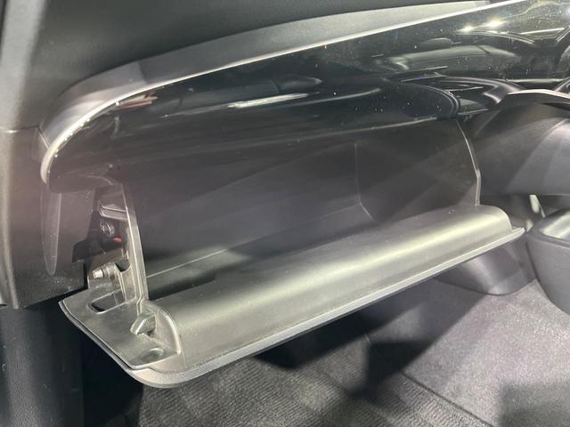 プリウス Ｓセーフティプラス　純正ＳＤナビ　バックカメラ　衝突被害軽減システム　レーダークルーズ　禁煙車　コーナーセンサー　スマートキー　ＬＥＤヘッド　フルセグ　Ｂｌｕｅｔｏｏｔｈ　ビルトインＥＴＣ　オートライト（58枚目）