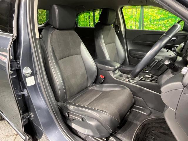 ヴェゼル ｅ：ＨＥＶ　Ｚ　バックカメラ　衝突被害軽減システム　禁煙車　電動リアゲート　ハーフレザーシート　コーナーセンサー　スマートキー　ＬＥＤヘッド　ＥＴＣ２．０　純正１８インチアルミ　オートハイビーム　車線逸脱警報（8枚目）