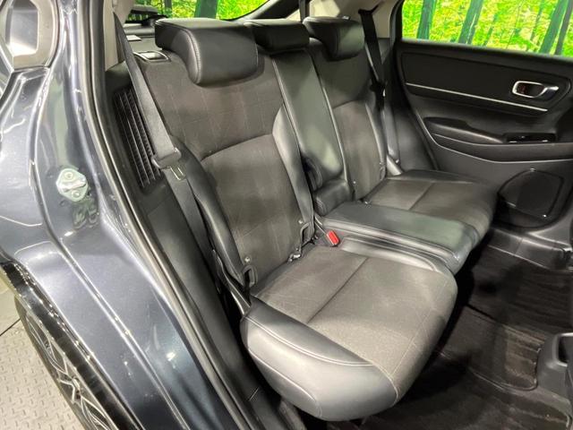 ヴェゼル ｅ：ＨＥＶ　Ｚ　バックカメラ　衝突被害軽減システム　禁煙車　電動リアゲート　ハーフレザーシート　コーナーセンサー　スマートキー　ＬＥＤヘッド　ＥＴＣ２．０　純正１８インチアルミ　オートハイビーム　車線逸脱警報（9枚目）