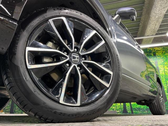 ヴェゼル ｅ：ＨＥＶ　Ｚ　バックカメラ　衝突被害軽減システム　禁煙車　電動リアゲート　ハーフレザーシート　コーナーセンサー　スマートキー　ＬＥＤヘッド　ＥＴＣ２．０　純正１８インチアルミ　オートハイビーム　車線逸脱警報（13枚目）