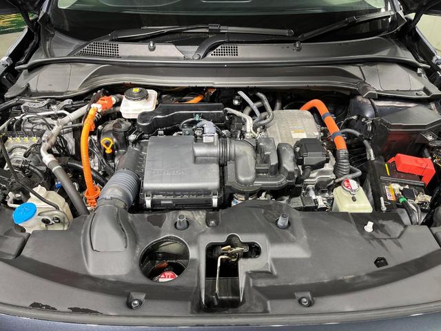 ヴェゼル ｅ：ＨＥＶ　Ｚ　バックカメラ　衝突被害軽減システム　禁煙車　電動リアゲート　ハーフレザーシート　コーナーセンサー　スマートキー　ＬＥＤヘッド　ＥＴＣ２．０　純正１８インチアルミ　オートハイビーム　車線逸脱警報（18枚目）