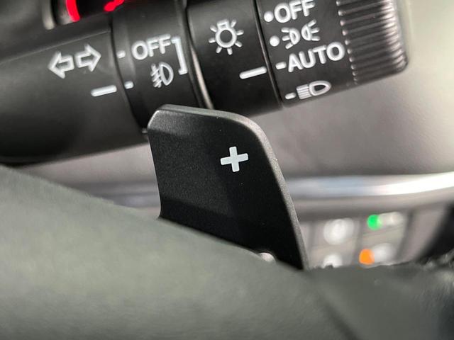 ヴェゼル ｅ：ＨＥＶ　Ｚ　バックカメラ　衝突被害軽減システム　禁煙車　電動リアゲート　ハーフレザーシート　コーナーセンサー　スマートキー　ＬＥＤヘッド　ＥＴＣ２．０　純正１８インチアルミ　オートハイビーム　車線逸脱警報（32枚目）