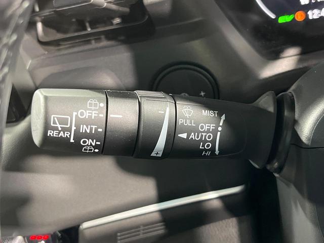 ヴェゼル ｅ：ＨＥＶ　Ｚ　バックカメラ　衝突被害軽減システム　禁煙車　電動リアゲート　ハーフレザーシート　コーナーセンサー　スマートキー　ＬＥＤヘッド　ＥＴＣ２．０　純正１８インチアルミ　オートハイビーム　車線逸脱警報（34枚目）