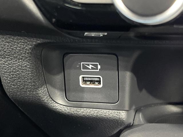 ヴェゼル ｅ：ＨＥＶ　Ｚ　バックカメラ　衝突被害軽減システム　禁煙車　電動リアゲート　ハーフレザーシート　コーナーセンサー　スマートキー　ＬＥＤヘッド　ＥＴＣ２．０　純正１８インチアルミ　オートハイビーム　車線逸脱警報（41枚目）