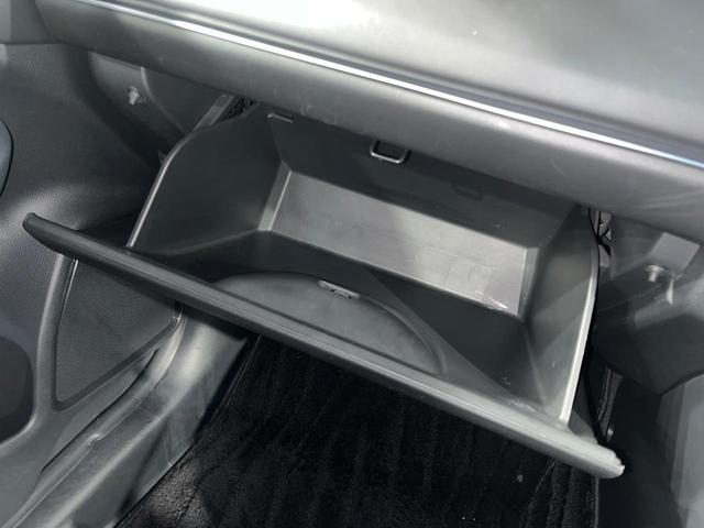 ヴェゼル ｅ：ＨＥＶ　Ｚ　バックカメラ　衝突被害軽減システム　禁煙車　電動リアゲート　ハーフレザーシート　コーナーセンサー　スマートキー　ＬＥＤヘッド　ＥＴＣ２．０　純正１８インチアルミ　オートハイビーム　車線逸脱警報（47枚目）