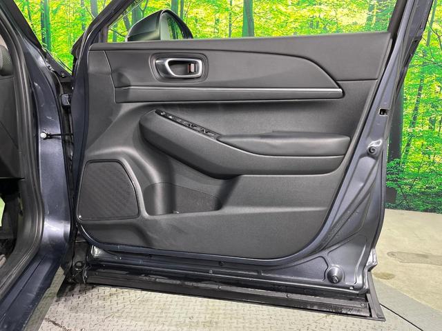 ヴェゼル ｅ：ＨＥＶ　Ｚ　バックカメラ　衝突被害軽減システム　禁煙車　電動リアゲート　ハーフレザーシート　コーナーセンサー　スマートキー　ＬＥＤヘッド　ＥＴＣ２．０　純正１８インチアルミ　オートハイビーム　車線逸脱警報（55枚目）