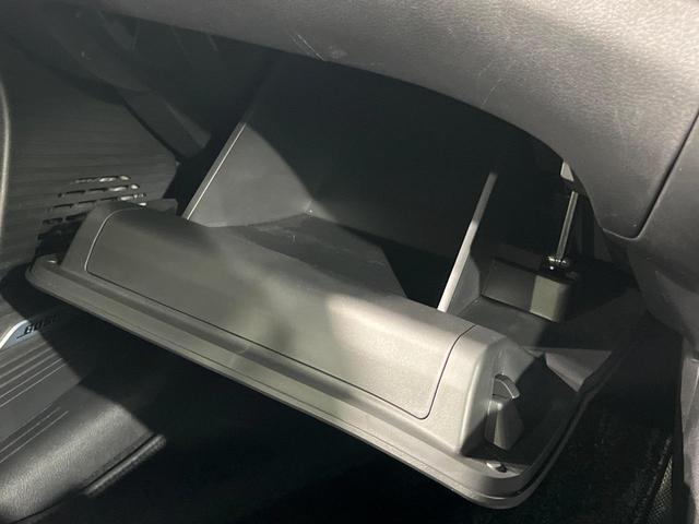 オーラ Ｇ　メーカー９インチナビ　全周囲カメラ　衝突被害軽減システム　禁煙車　ドラレコ　コーナーセンサー　スマートキー　ＬＥＤヘッド　ＥＴＣ２．０　純正１７インチアルミ　オートライト　Ｂｌｕｅｔｏｏｔｈ（47枚目）