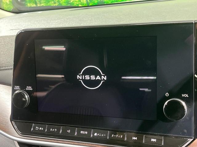 オーラ Ｇ　レザーエディション　メーカー９インチナビ　全周囲カメラ　衝突被害軽減システム　禁煙車　ハーフレザーシート　ドラレコ　コーナーセンサー　スマートキー　ＬＥＤヘッド　ＥＴＣ２．０　純正１７インチアルミ　オートライト（4枚目）