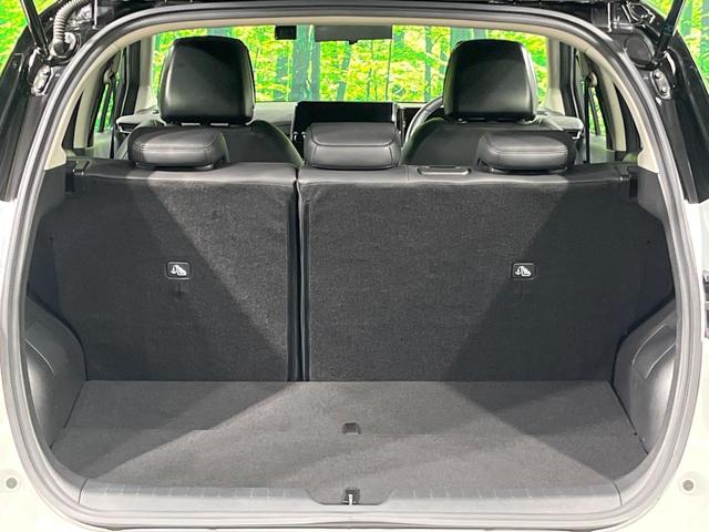 オーラ Ｇ　レザーエディション　メーカー９インチナビ　全周囲カメラ　衝突被害軽減システム　禁煙車　ハーフレザーシート　ドラレコ　コーナーセンサー　スマートキー　ＬＥＤヘッド　ＥＴＣ２．０　純正１７インチアルミ　オートライト（10枚目）