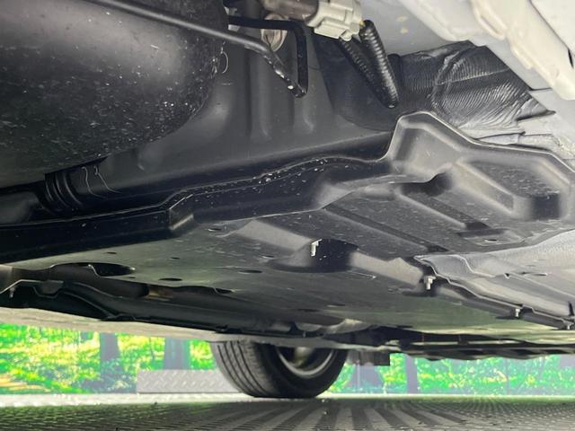 オーラ Ｇ　レザーエディション　メーカー９インチナビ　全周囲カメラ　衝突被害軽減システム　禁煙車　ハーフレザーシート　ドラレコ　コーナーセンサー　スマートキー　ＬＥＤヘッド　ＥＴＣ２．０　純正１７インチアルミ　オートライト（21枚目）