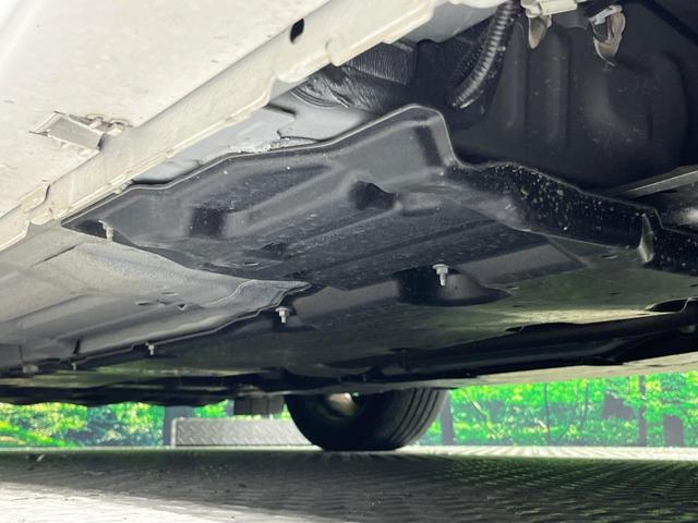 オーラ Ｇ　レザーエディション　メーカー９インチナビ　全周囲カメラ　衝突被害軽減システム　禁煙車　ハーフレザーシート　ドラレコ　コーナーセンサー　スマートキー　ＬＥＤヘッド　ＥＴＣ２．０　純正１７インチアルミ　オートライト（22枚目）