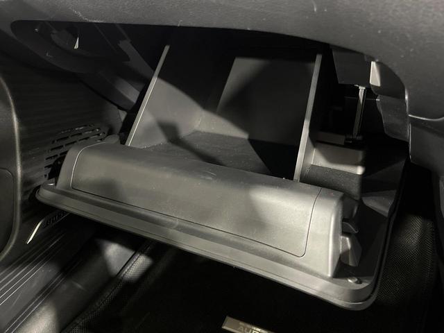 オーラ Ｇ　レザーエディション　メーカー９インチナビ　全周囲カメラ　衝突被害軽減システム　禁煙車　ハーフレザーシート　ドラレコ　コーナーセンサー　スマートキー　ＬＥＤヘッド　ＥＴＣ２．０　純正１７インチアルミ　オートライト（49枚目）