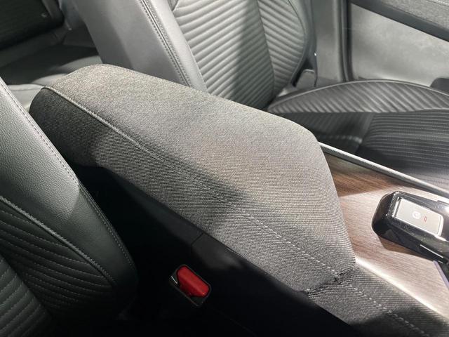 オーラ Ｇ　レザーエディション　メーカー９インチナビ　全周囲カメラ　衝突被害軽減システム　禁煙車　ハーフレザーシート　ドラレコ　コーナーセンサー　スマートキー　ＬＥＤヘッド　ＥＴＣ２．０　純正１７インチアルミ　オートライト（50枚目）