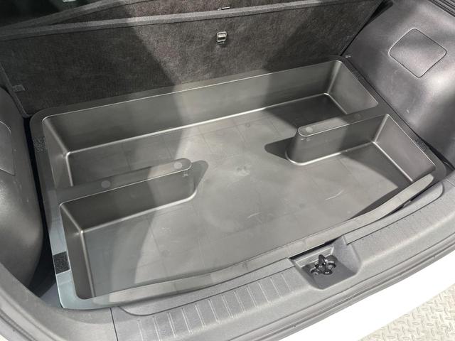 オーラ Ｇ　レザーエディション　メーカー９インチナビ　全周囲カメラ　衝突被害軽減システム　禁煙車　ハーフレザーシート　ドラレコ　コーナーセンサー　スマートキー　ＬＥＤヘッド　ＥＴＣ２．０　純正１７インチアルミ　オートライト（58枚目）