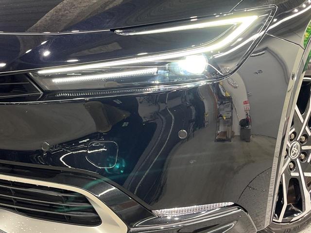 プリウス Ｚ　パノラマルーフ　全周囲カメラ　１２．３型純正ナビ　突被害軽減システム　レーダークルーズ　禁煙車　ハーフレザーシート　前席シートエアコン　パワーシート　コーナーセンサー　スマートキー　ＬＥＤヘッド（12枚目）