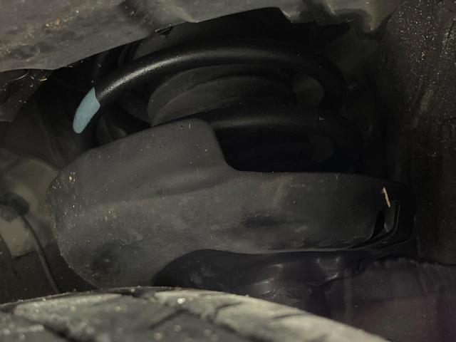 プリウス Ｚ　パノラマルーフ　全周囲カメラ　１２．３型純正ナビ　突被害軽減システム　レーダークルーズ　禁煙車　ハーフレザーシート　前席シートエアコン　パワーシート　コーナーセンサー　スマートキー　ＬＥＤヘッド（20枚目）