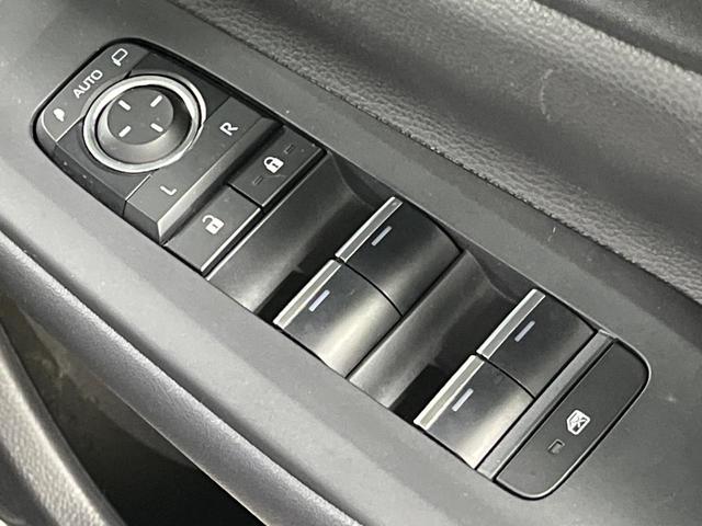 プリウス Ｚ　パノラマルーフ　全周囲カメラ　１２．３型純正ナビ　突被害軽減システム　レーダークルーズ　禁煙車　ハーフレザーシート　前席シートエアコン　パワーシート　コーナーセンサー　スマートキー　ＬＥＤヘッド（40枚目）