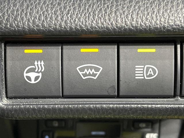 プリウス Ｚ　パノラマルーフ　全周囲カメラ　１２．３型純正ナビ　突被害軽減システム　レーダークルーズ　禁煙車　ハーフレザーシート　前席シートエアコン　パワーシート　コーナーセンサー　スマートキー　ＬＥＤヘッド（42枚目）