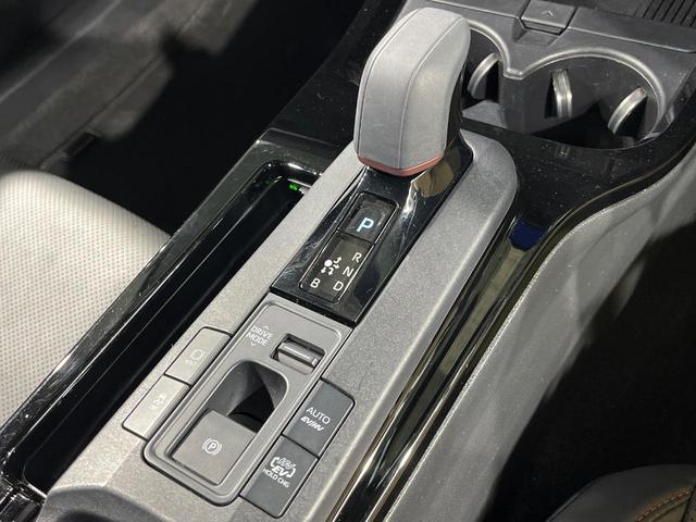 プリウス Ｚ　パノラマルーフ　全周囲カメラ　１２．３型純正ナビ　突被害軽減システム　レーダークルーズ　禁煙車　ハーフレザーシート　前席シートエアコン　パワーシート　コーナーセンサー　スマートキー　ＬＥＤヘッド（56枚目）