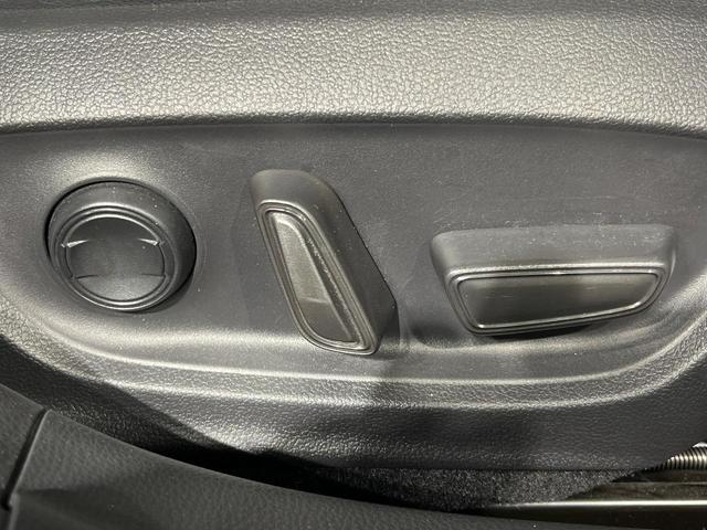 プリウス Ｚ　パノラマルーフ　全周囲カメラ　１２．３型純正ナビ　突被害軽減システム　レーダークルーズ　禁煙車　ハーフレザーシート　前席シートエアコン　パワーシート　コーナーセンサー　スマートキー　ＬＥＤヘッド（64枚目）