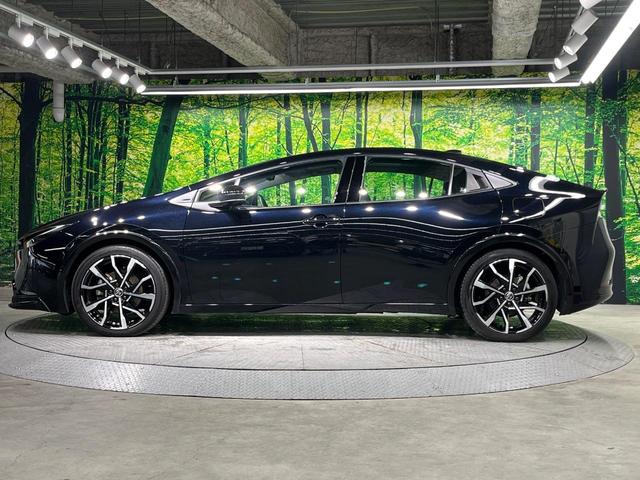 プリウス Ｚ　パノラマルーフ　全周囲カメラ　１２．３型純正ナビ　突被害軽減システム　レーダークルーズ　禁煙車　ハーフレザーシート　前席シートエアコン　パワーシート　コーナーセンサー　スマートキー　ＬＥＤヘッド（70枚目）