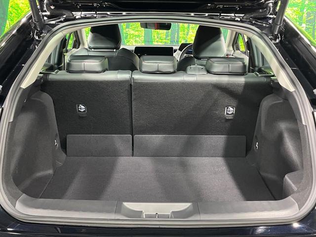 プリウス Ｚ　パノラマルーフ　全周囲カメラ　衝突被害軽減システム　レーダークルーズ　禁煙車　ハーフレザーシート　前席シートエアコン　パワーシート　コーナーセンサー　スマートキー　ＬＥＤヘッド　ＥＴＣ２．０（10枚目）