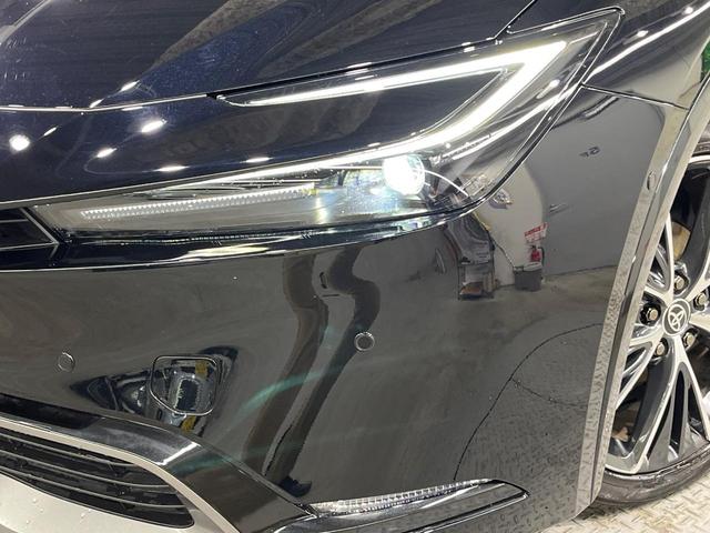 プリウス Ｚ　パノラマルーフ　全周囲カメラ　衝突被害軽減システム　レーダークルーズ　禁煙車　ハーフレザーシート　前席シートエアコン　パワーシート　コーナーセンサー　スマートキー　ＬＥＤヘッド　ＥＴＣ２．０（12枚目）