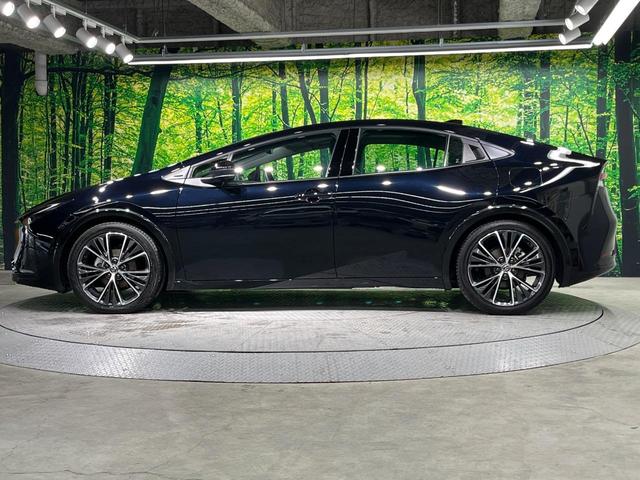 プリウス Ｚ　パノラマルーフ　全周囲カメラ　衝突被害軽減システム　レーダークルーズ　禁煙車　ハーフレザーシート　前席シートエアコン　パワーシート　コーナーセンサー　スマートキー　ＬＥＤヘッド　ＥＴＣ２．０（66枚目）