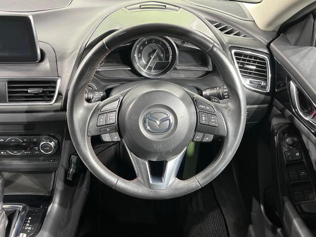 アクセラスポーツ １５Ｓツーリング　マツダコネクトナビ　バックカメラ　衝突被害軽減システム　レーダークルーズ　禁煙車　スマートキー　ＨＩＤヘッド　ＥＴＣ　純正１６インチアルミ　オートライト　デュアルエアコン　Ｂｌｕｅｔｏｏｔｈ（11枚目）