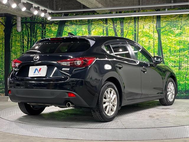 アクセラスポーツ １５Ｓツーリング　マツダコネクトナビ　バックカメラ　衝突被害軽減システム　レーダークルーズ　禁煙車　スマートキー　ＨＩＤヘッド　ＥＴＣ　純正１６インチアルミ　オートライト　デュアルエアコン　Ｂｌｕｅｔｏｏｔｈ（17枚目）