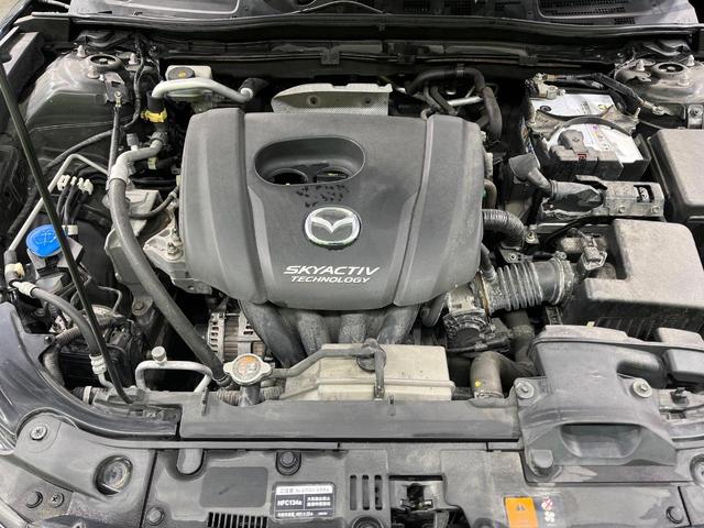 アクセラスポーツ １５Ｓツーリング　マツダコネクトナビ　バックカメラ　衝突被害軽減システム　レーダークルーズ　禁煙車　スマートキー　ＨＩＤヘッド　ＥＴＣ　純正１６インチアルミ　オートライト　デュアルエアコン　Ｂｌｕｅｔｏｏｔｈ（18枚目）