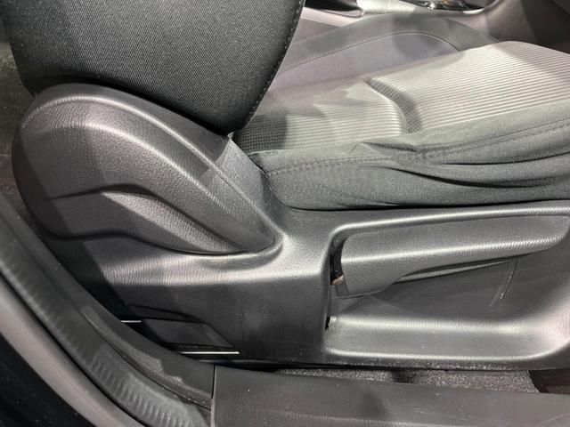 アクセラスポーツ １５Ｓツーリング　マツダコネクトナビ　バックカメラ　衝突被害軽減システム　レーダークルーズ　禁煙車　スマートキー　ＨＩＤヘッド　ＥＴＣ　純正１６インチアルミ　オートライト　デュアルエアコン　Ｂｌｕｅｔｏｏｔｈ（47枚目）