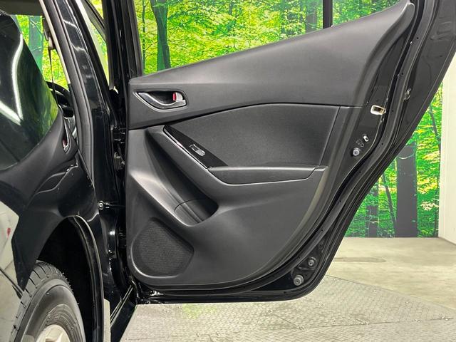 アクセラスポーツ １５Ｓツーリング　マツダコネクトナビ　バックカメラ　衝突被害軽減システム　レーダークルーズ　禁煙車　スマートキー　ＨＩＤヘッド　ＥＴＣ　純正１６インチアルミ　オートライト　デュアルエアコン　Ｂｌｕｅｔｏｏｔｈ（49枚目）