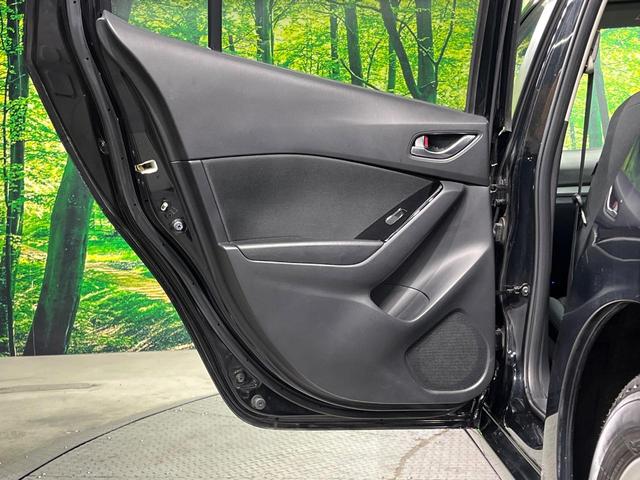 アクセラスポーツ １５Ｓツーリング　マツダコネクトナビ　バックカメラ　衝突被害軽減システム　レーダークルーズ　禁煙車　スマートキー　ＨＩＤヘッド　ＥＴＣ　純正１６インチアルミ　オートライト　デュアルエアコン　Ｂｌｕｅｔｏｏｔｈ（51枚目）