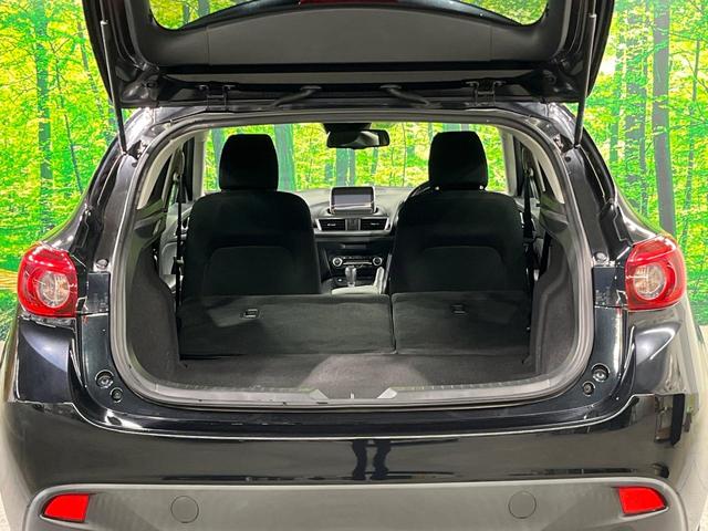 アクセラスポーツ １５Ｓツーリング　マツダコネクトナビ　バックカメラ　衝突被害軽減システム　レーダークルーズ　禁煙車　スマートキー　ＨＩＤヘッド　ＥＴＣ　純正１６インチアルミ　オートライト　デュアルエアコン　Ｂｌｕｅｔｏｏｔｈ（52枚目）