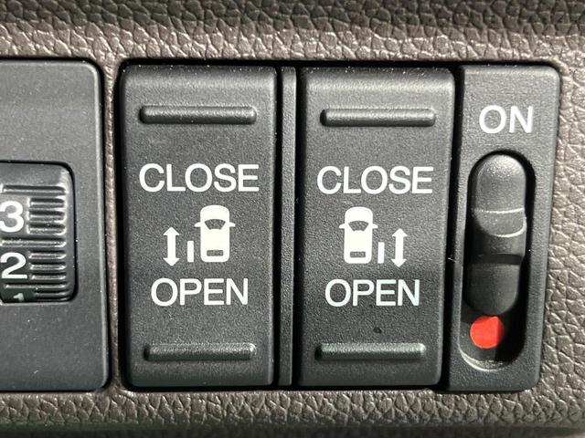 フリード Ｇ・ホンダセンシング　両側電動ドア　純正ＳＤナビ　バックカメラ　衝突被害軽減システム　レーダークルーズ　禁煙車　コーナーセンサー　スマートキー　ビルトインＥＴＣ　車線逸脱警報　オートライト　オートエアコン（4枚目）