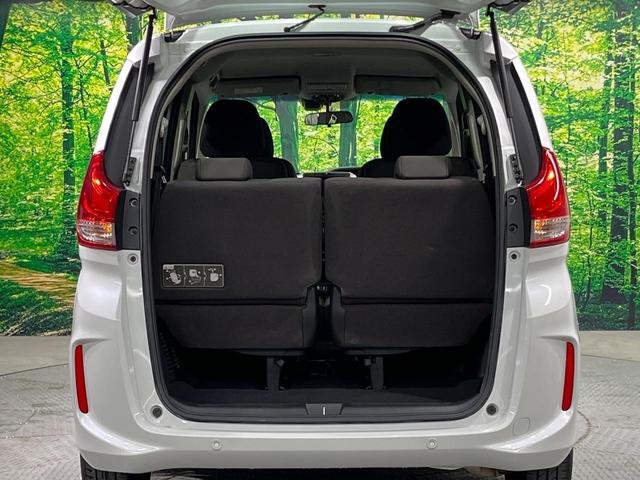 フリード Ｇ・ホンダセンシング　両側電動ドア　純正ＳＤナビ　バックカメラ　衝突被害軽減システム　レーダークルーズ　禁煙車　コーナーセンサー　スマートキー　ビルトインＥＴＣ　車線逸脱警報　オートライト　オートエアコン（11枚目）