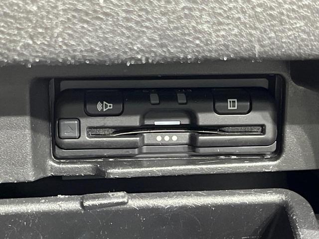 セレナ XV 両側電動ドア 8型ナビ 全周囲カメラ 衝突被害軽減システム レーダークルーズ 禁煙車 ドラレコ コーナーセンサー スマートキー LEDヘッド ビルトインETC 純正17インチアルミ オートハイビーム(31枚目)