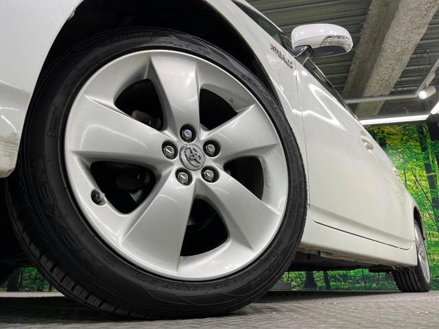 プリウス Ｓツーリングセレクション　ＳＤナビ　バックカメラ　禁煙車　コーナーセンサー　スマートキー　ＨＩＤヘッド　ビルトインＥＴＣ　オートライト　オートエアコン　Ｂｌｕｅｔｏｏｔｈ　ＣＤ（13枚目）
