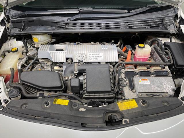 プリウス Ｓツーリングセレクション　ＳＤナビ　バックカメラ　禁煙車　コーナーセンサー　スマートキー　ＨＩＤヘッド　ビルトインＥＴＣ　オートライト　オートエアコン　Ｂｌｕｅｔｏｏｔｈ　ＣＤ（18枚目）