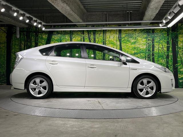 プリウス Ｓツーリングセレクション　ＳＤナビ　バックカメラ　禁煙車　コーナーセンサー　スマートキー　ＨＩＤヘッド　ビルトインＥＴＣ　オートライト　オートエアコン　Ｂｌｕｅｔｏｏｔｈ　ＣＤ（27枚目）