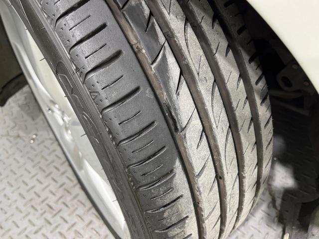 プリウス Ｓツーリングセレクション　ＳＤナビ　バックカメラ　禁煙車　コーナーセンサー　スマートキー　ＨＩＤヘッド　ビルトインＥＴＣ　オートライト　オートエアコン　Ｂｌｕｅｔｏｏｔｈ　ＣＤ（29枚目）